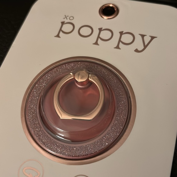 XO 💋 Poppy MAGSTAND Cell Phone Stand/ Grip, in rose gold color NWT/ NIB sealed - Picture 3 of 4